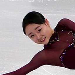 김채연