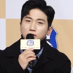 유세윤 사진