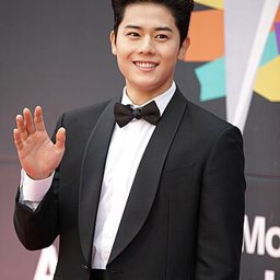 이수현